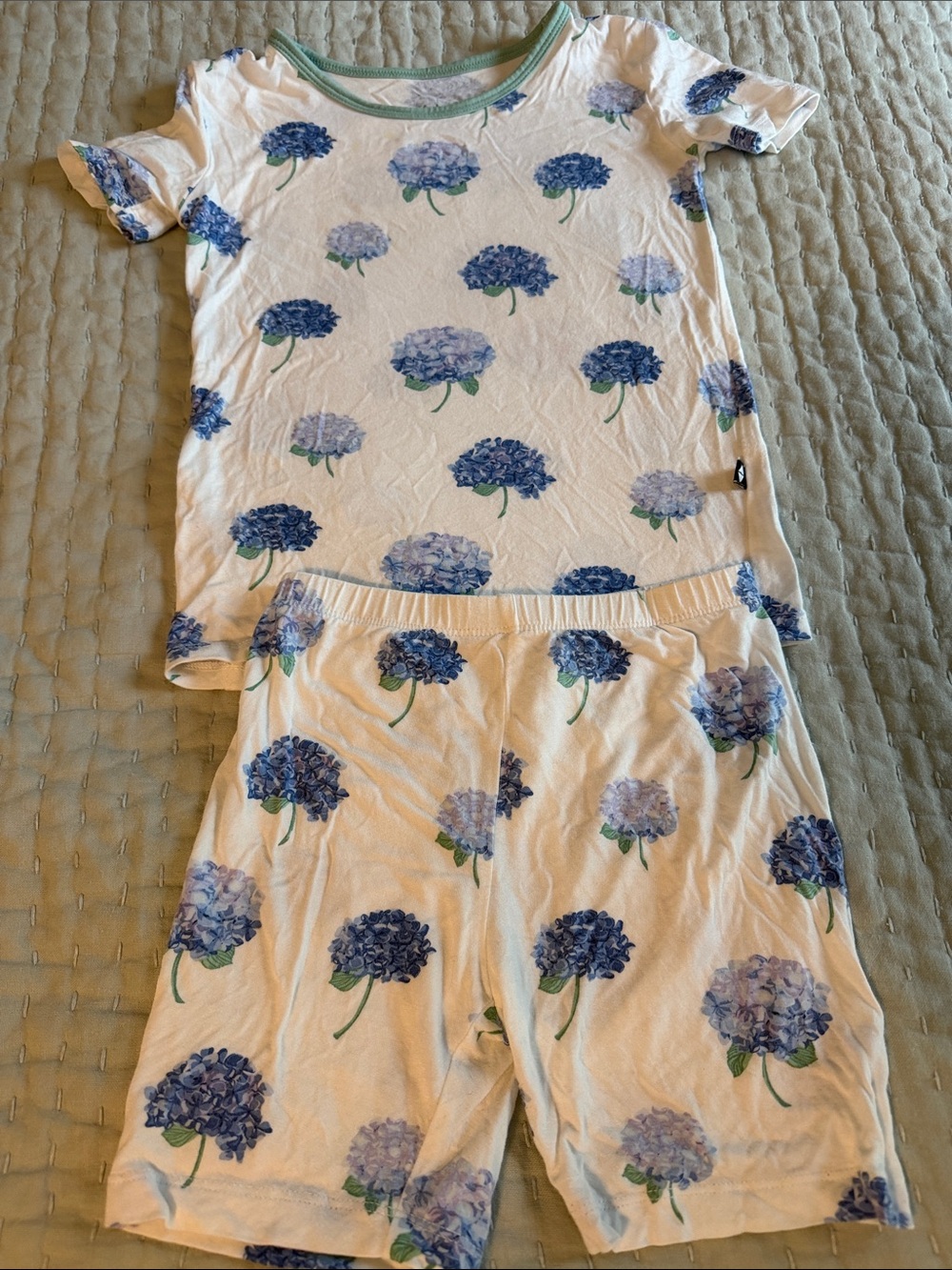Girls' KYTE BABY Blue Hydrangea Short Pajama Set